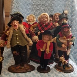 Caroling Figurines
